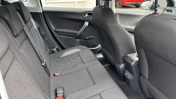 Used Peugeot 2008 2018 for sale - 76230457: Photo 15
