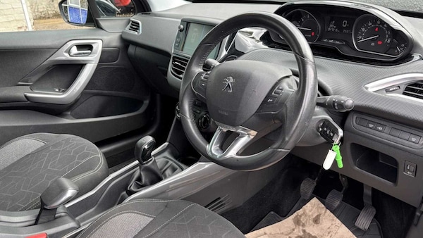 Used Peugeot 2008 2018 for sale - 76230457: Photo 18