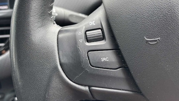 Used Peugeot 2008 2018 for sale - 76230457: Photo 26