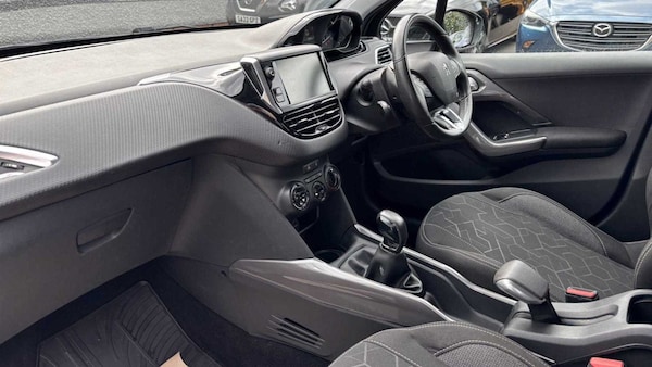 Used Peugeot 2008 2018 for sale - 76230457: Photo 7