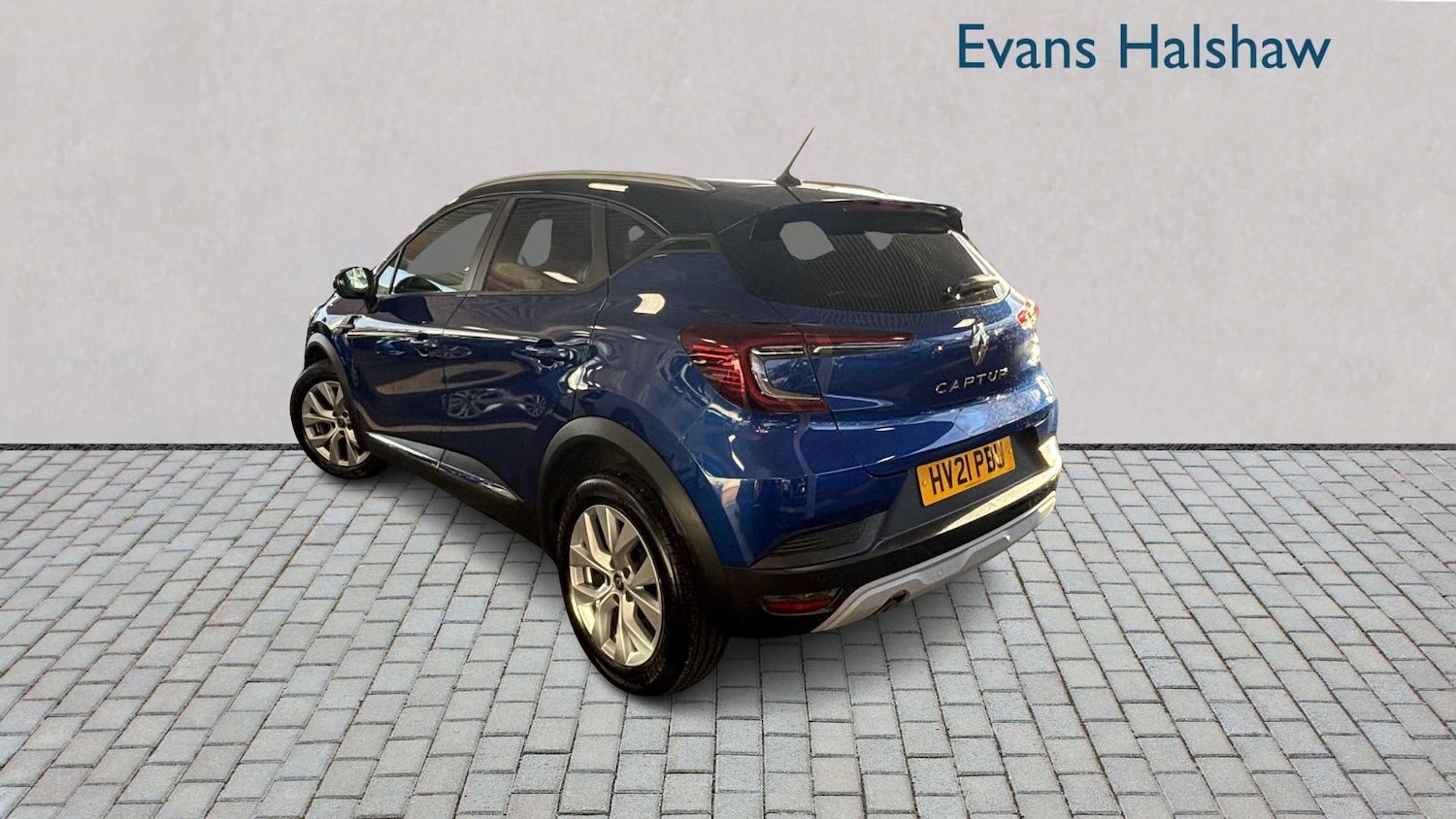 Used Renault Captur 2021 for sale - 77706728: Photo 2