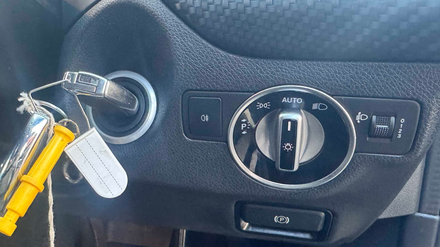 Used Mercedes-Benz A-Class 2017 for sale - 76587635: Photo 11