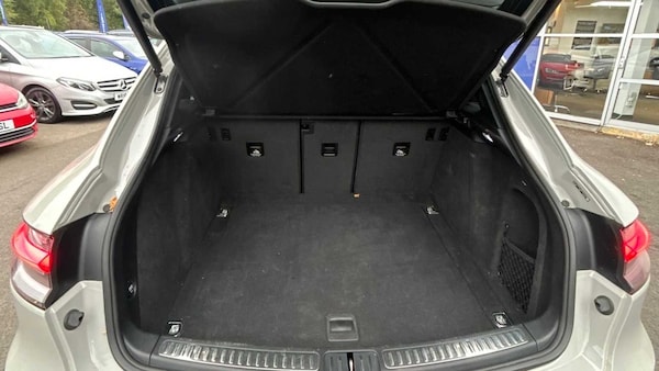 Used Porsche Macan 2021 for sale - 76310885: Photo 5