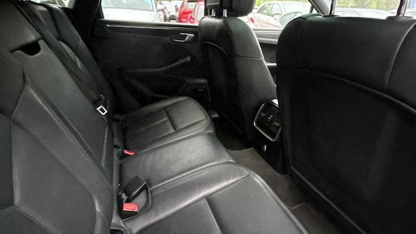 Used Porsche Macan 2021 for sale - 76310885: Photo 8