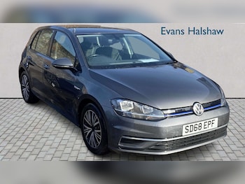 Used Volkswagen Golf 2018 for sale - 79109619: Photo