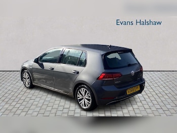 Used Volkswagen Golf 2018 for sale - 79109619: Photo