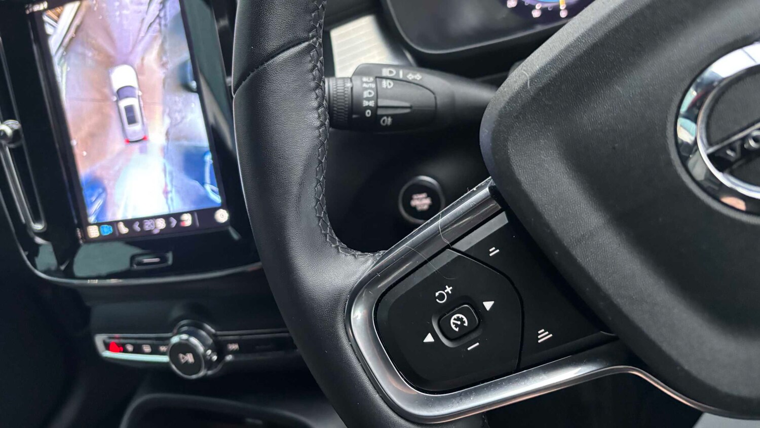 Used Volvo XC40 2023 for sale - 77540794: Photo 13