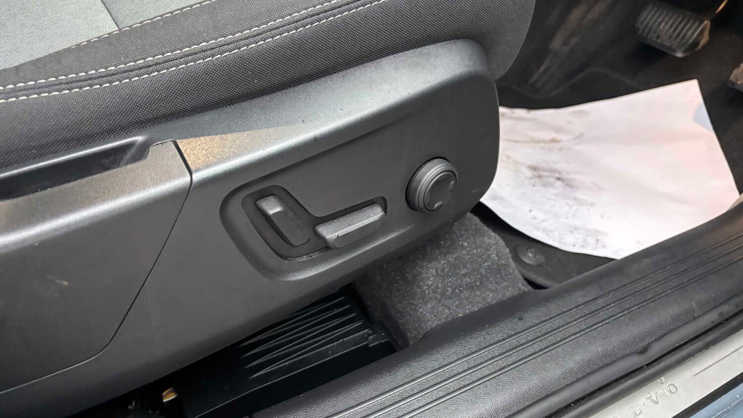 Used Volvo XC40 2023 for sale - 77540794: Photo 9