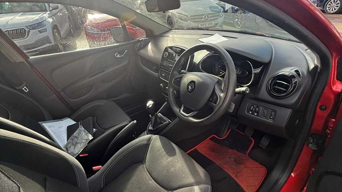 Used Renault Clio 2018 for sale - 76661785: Photo 5