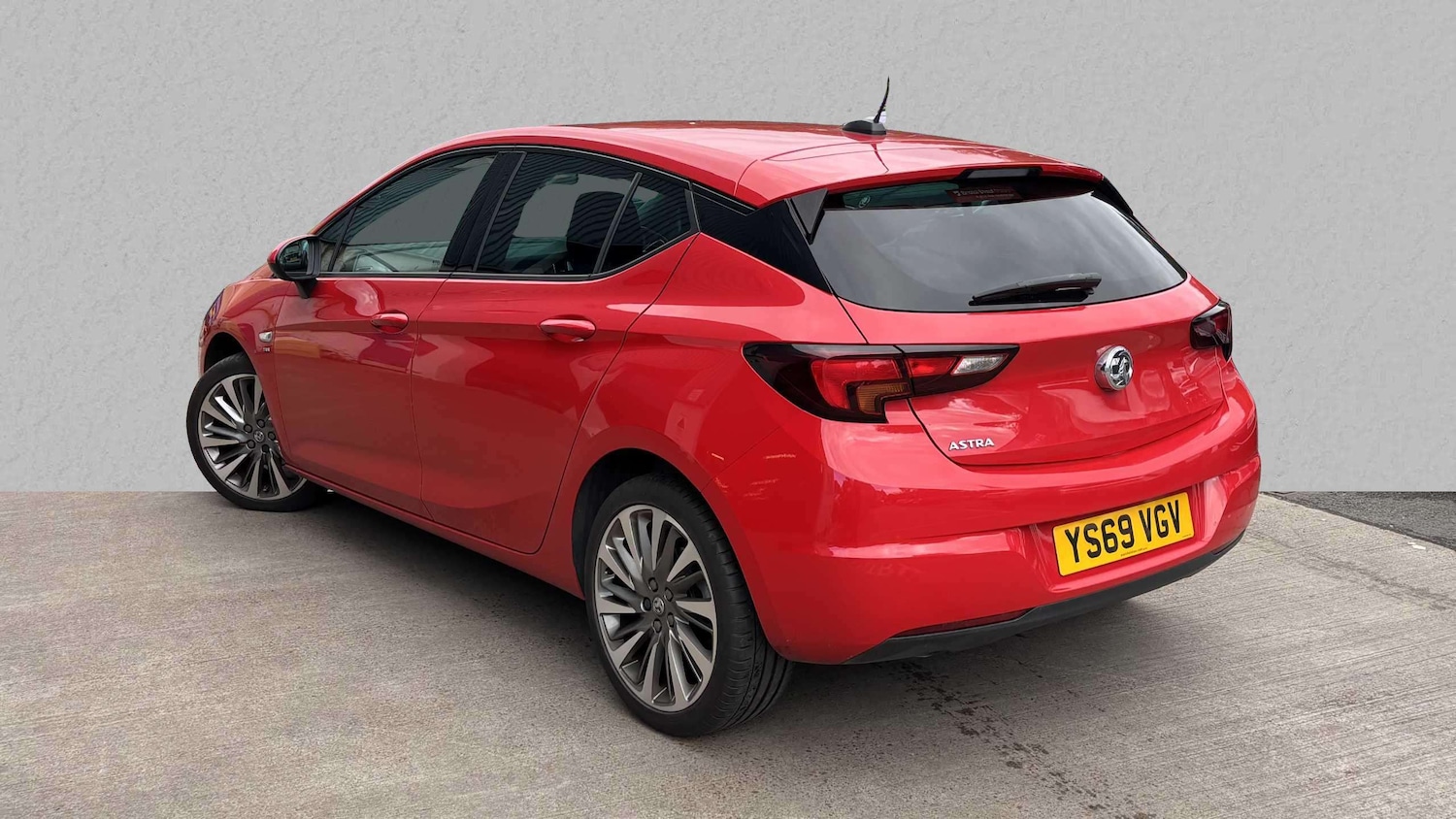 Used Vauxhall Astra 2019 for sale - 76034701: Photo 2