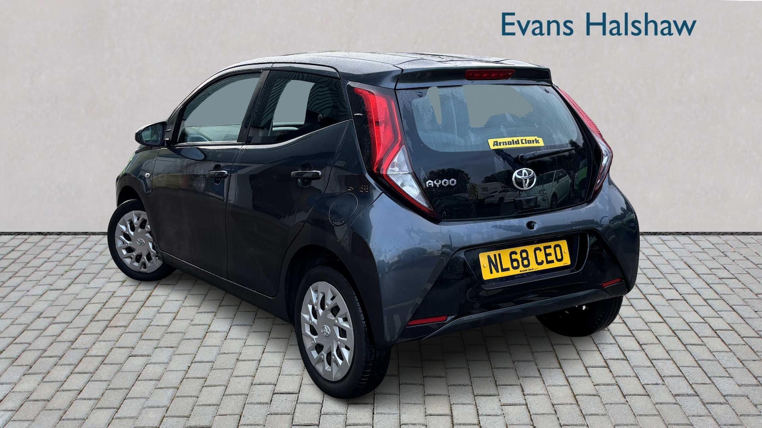 Used Toyota AYGO 2018 for sale - 76390635: Photo 2