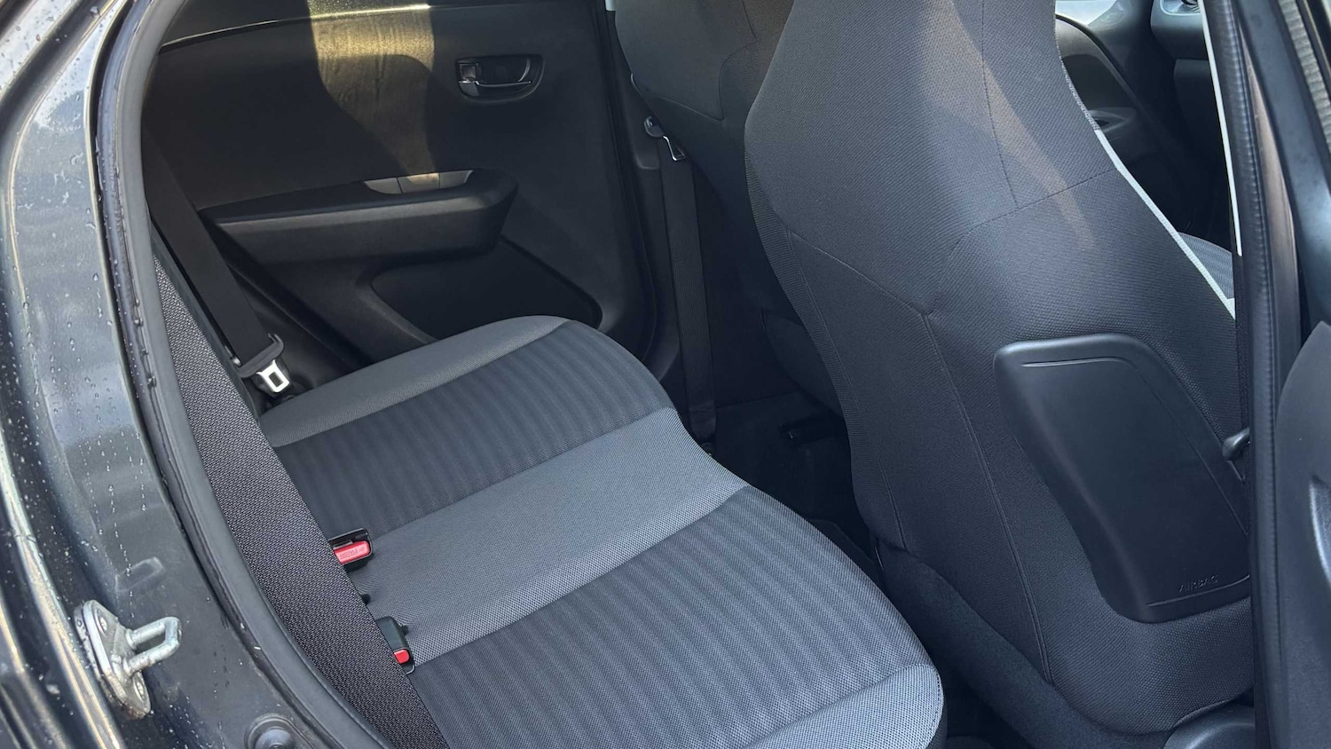 Used Toyota AYGO 2018 for sale - 76390635: Photo 9