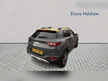 Used Kia Stonic 2023 for sale - 77928756: Photo