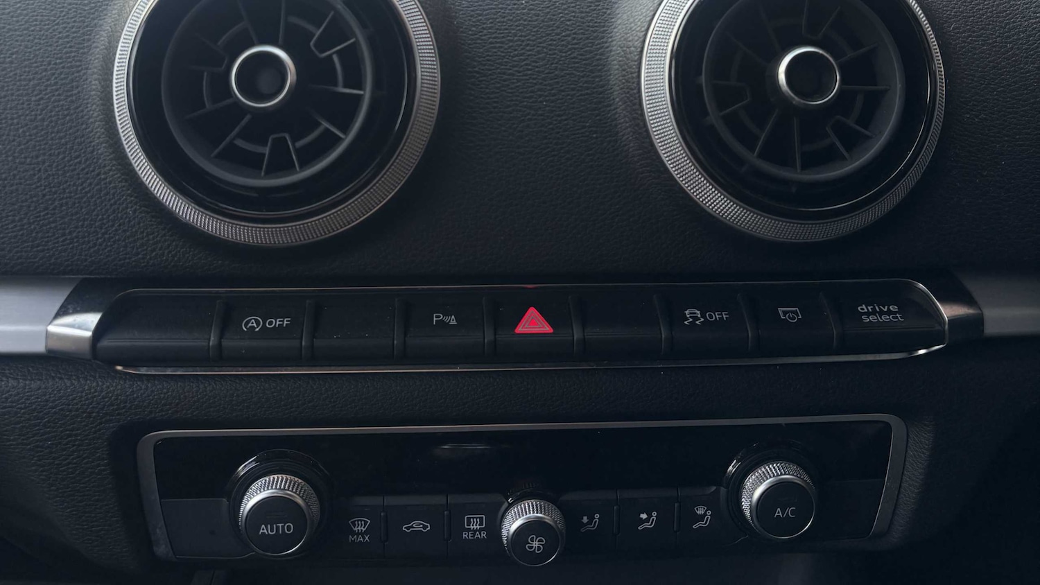 Used Audi A3 2017 for sale - 76373764: Photo 14