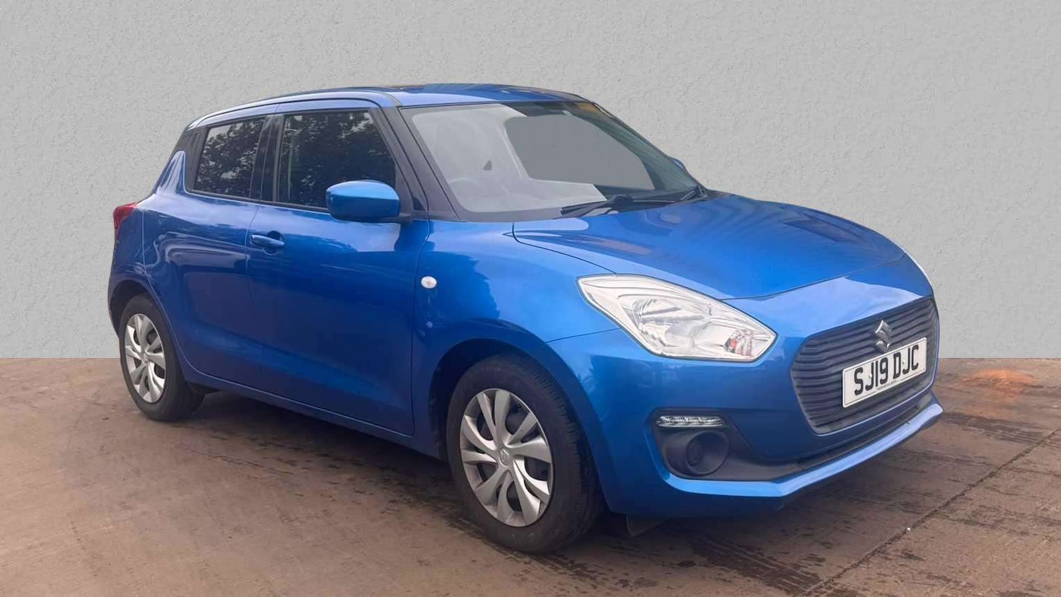 Used Suzuki Swift 2019 for sale - 76390670: Photo 1