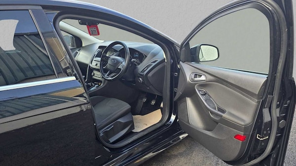 Used Ford Focus 2015 for sale - 76075519: Photo 9