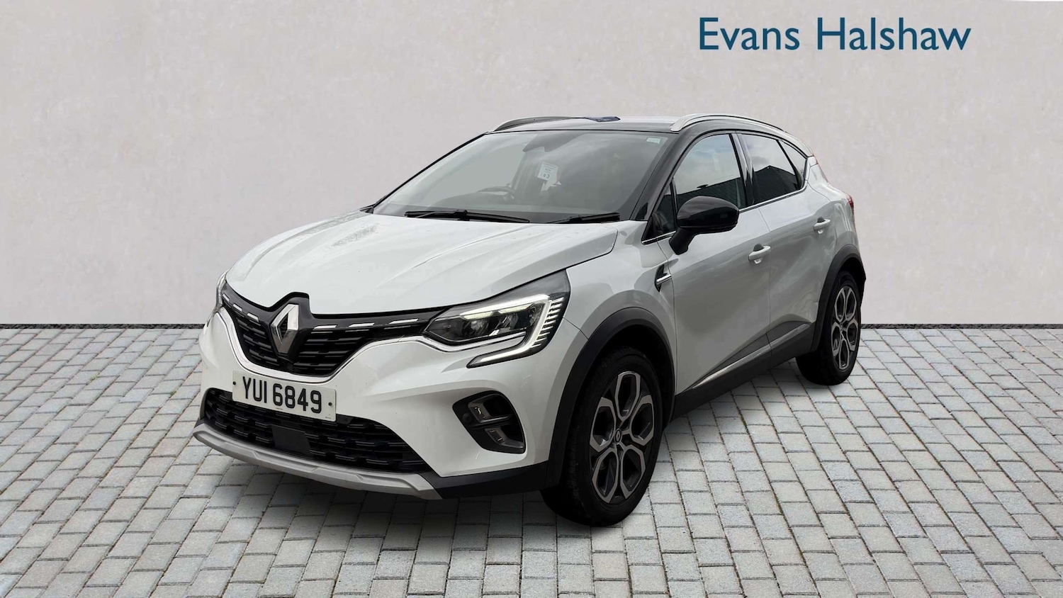 Used Renault Captur 2023 for sale - 78052111: Photo 2