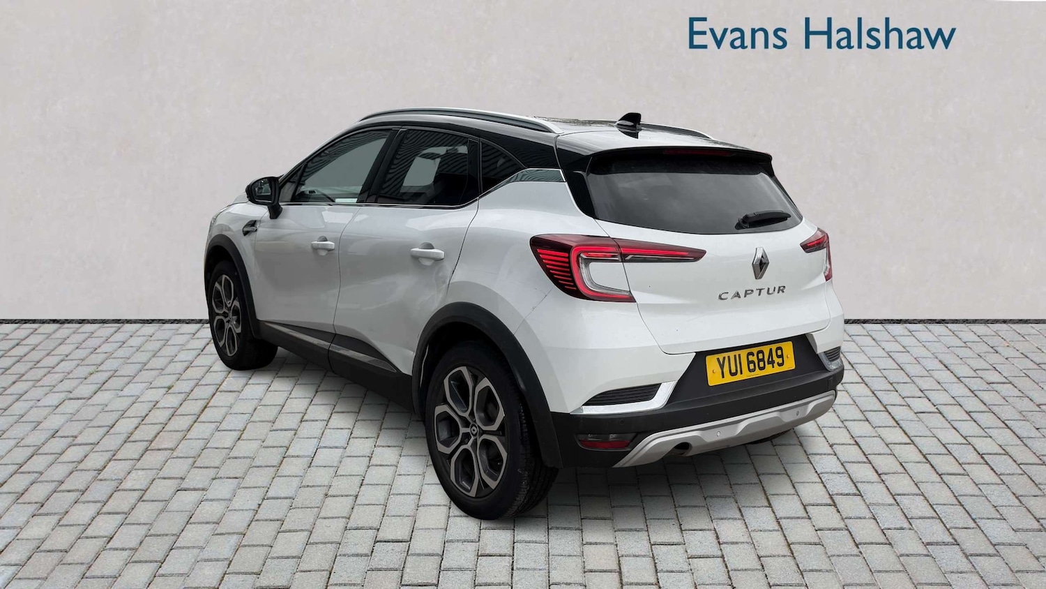 Used Renault Captur 2023 for sale - 78052111: Photo 3