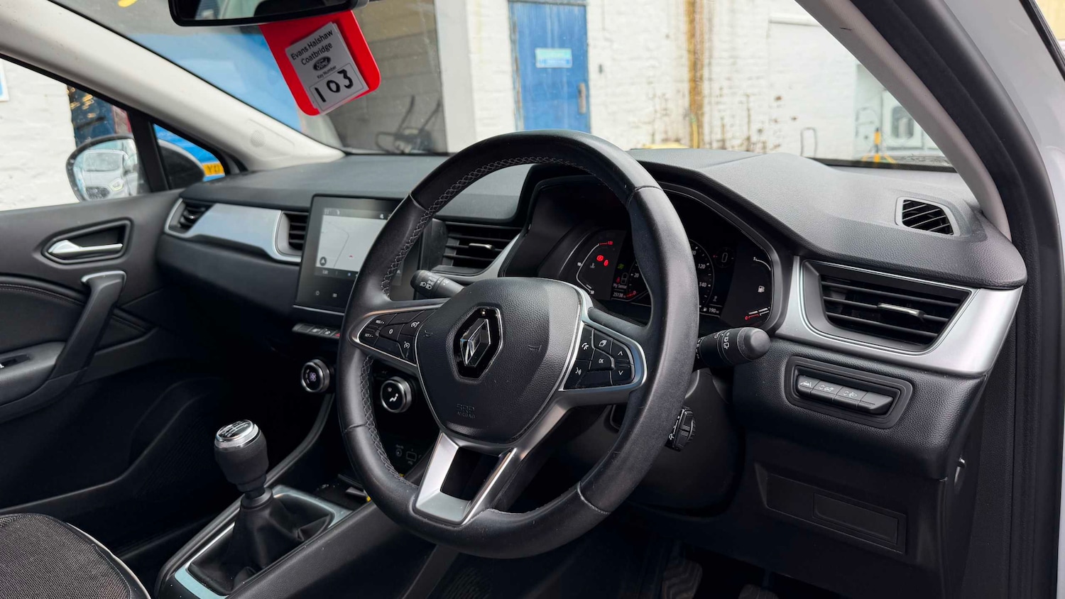 Used Renault Captur 2023 for sale - 78052111: Photo 5