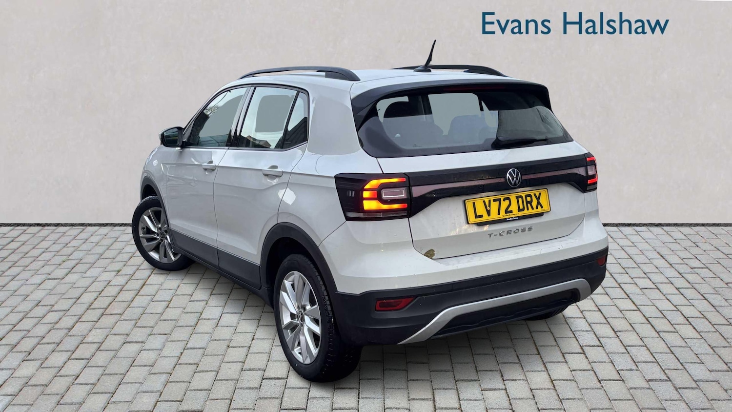 Used Volkswagen T-Cross 2022 for sale - 76955225: Photo 2