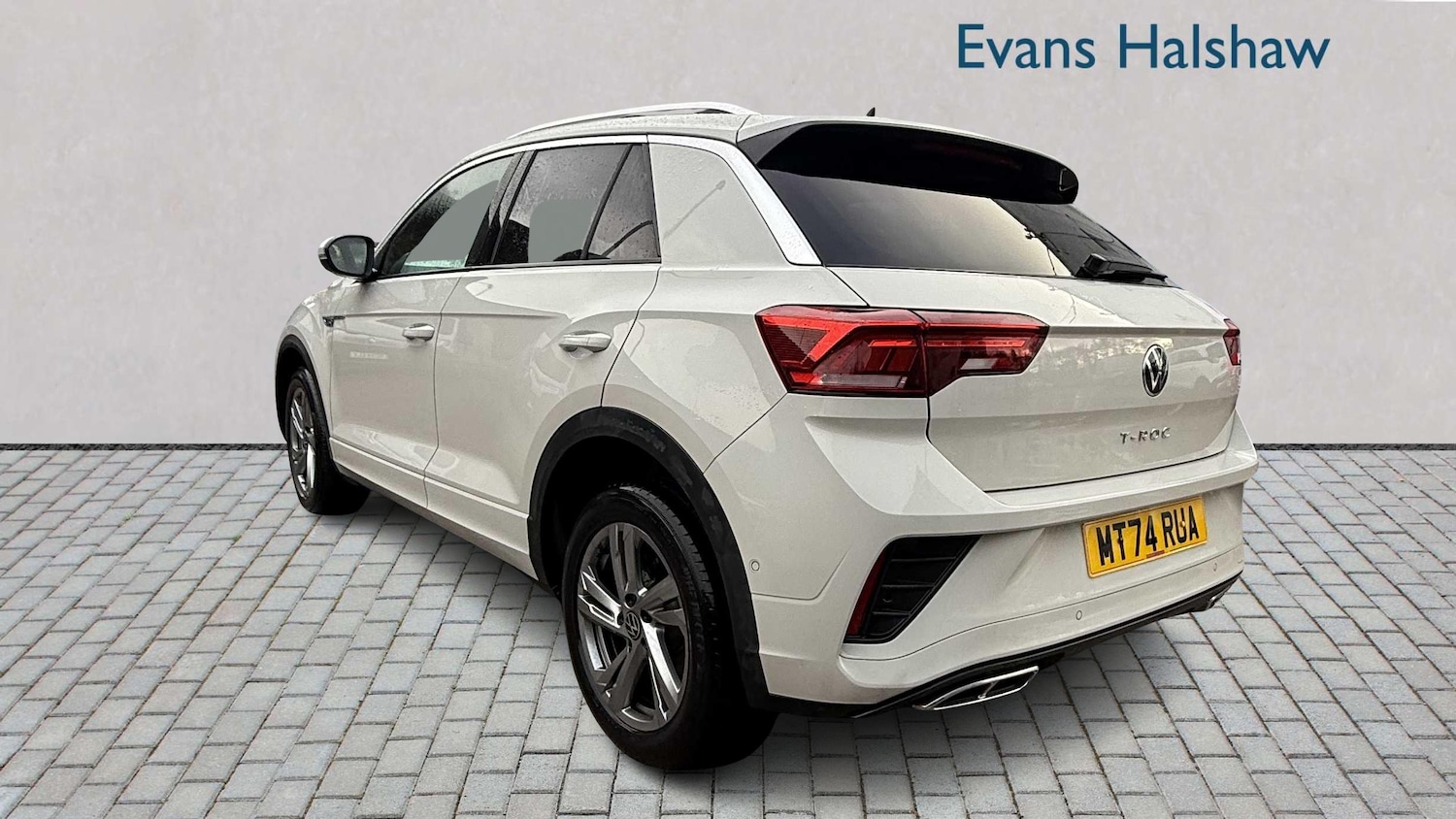 Used Volkswagen T-Roc 2024 for sale - 77232989: Photo 3