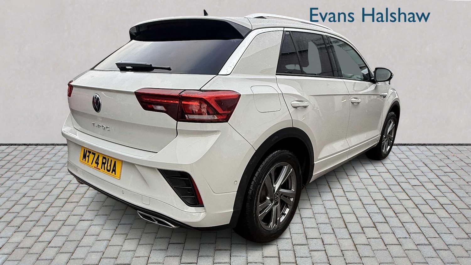 Used Volkswagen T-Roc 2024 for sale - 77232989: Photo 4