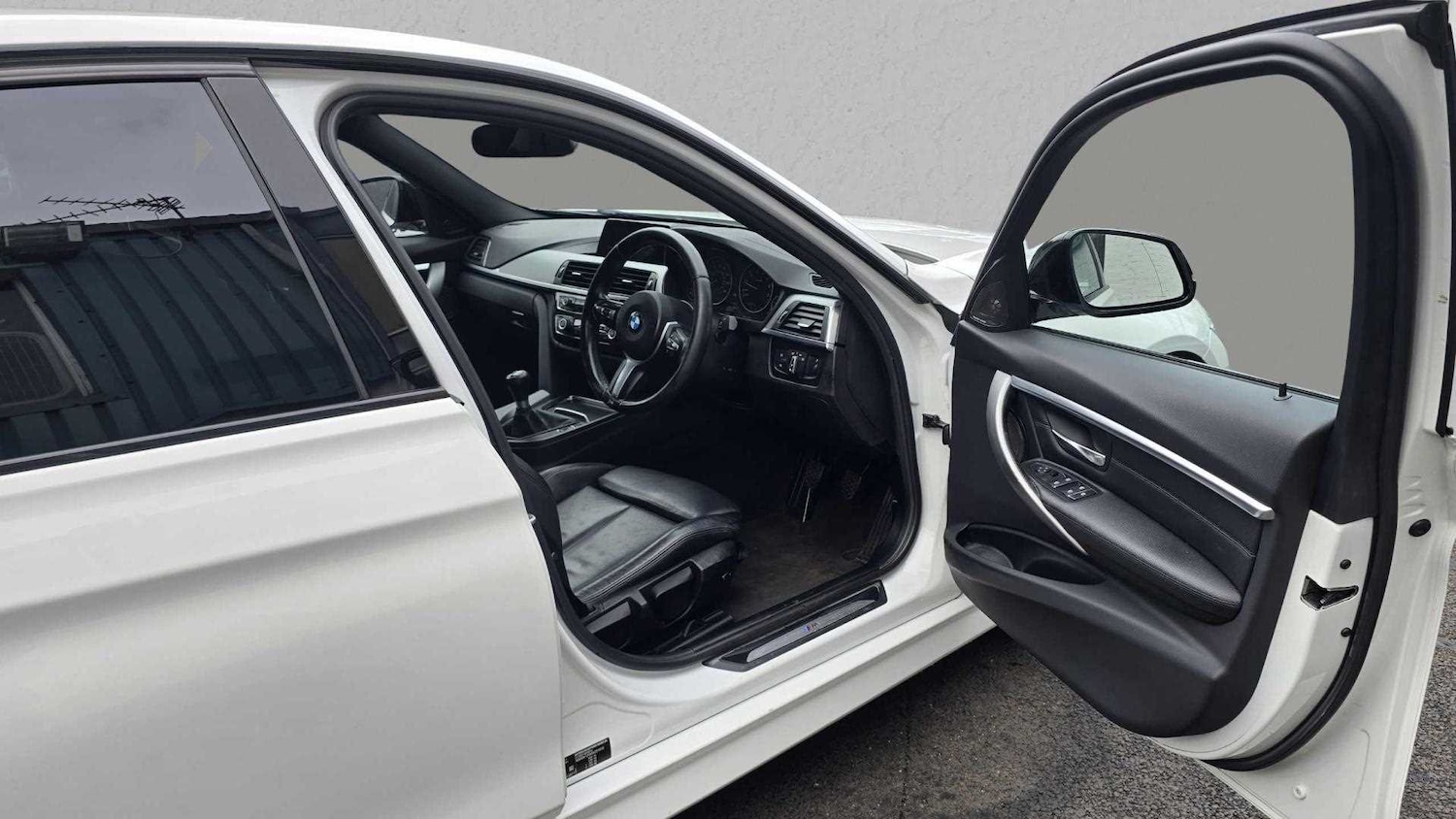 Used BMW 3 Series 2017 for sale - 76390587: Photo 11