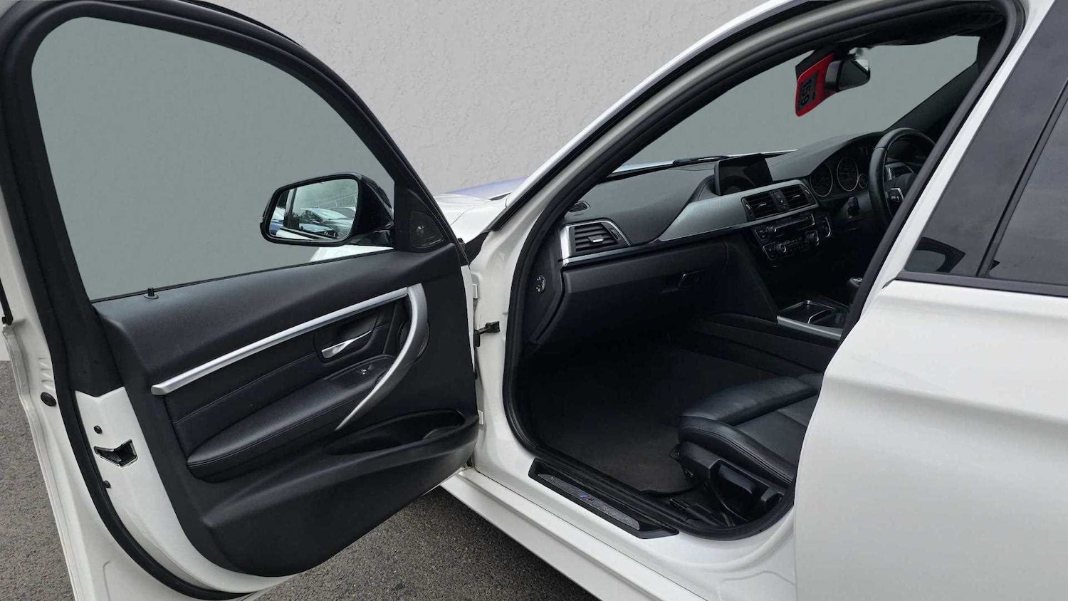 Used BMW 3 Series 2017 for sale - 76390587: Photo 21