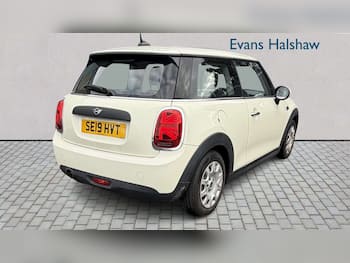 Used MINI Hatch 2019 for sale - 79689555: Photo