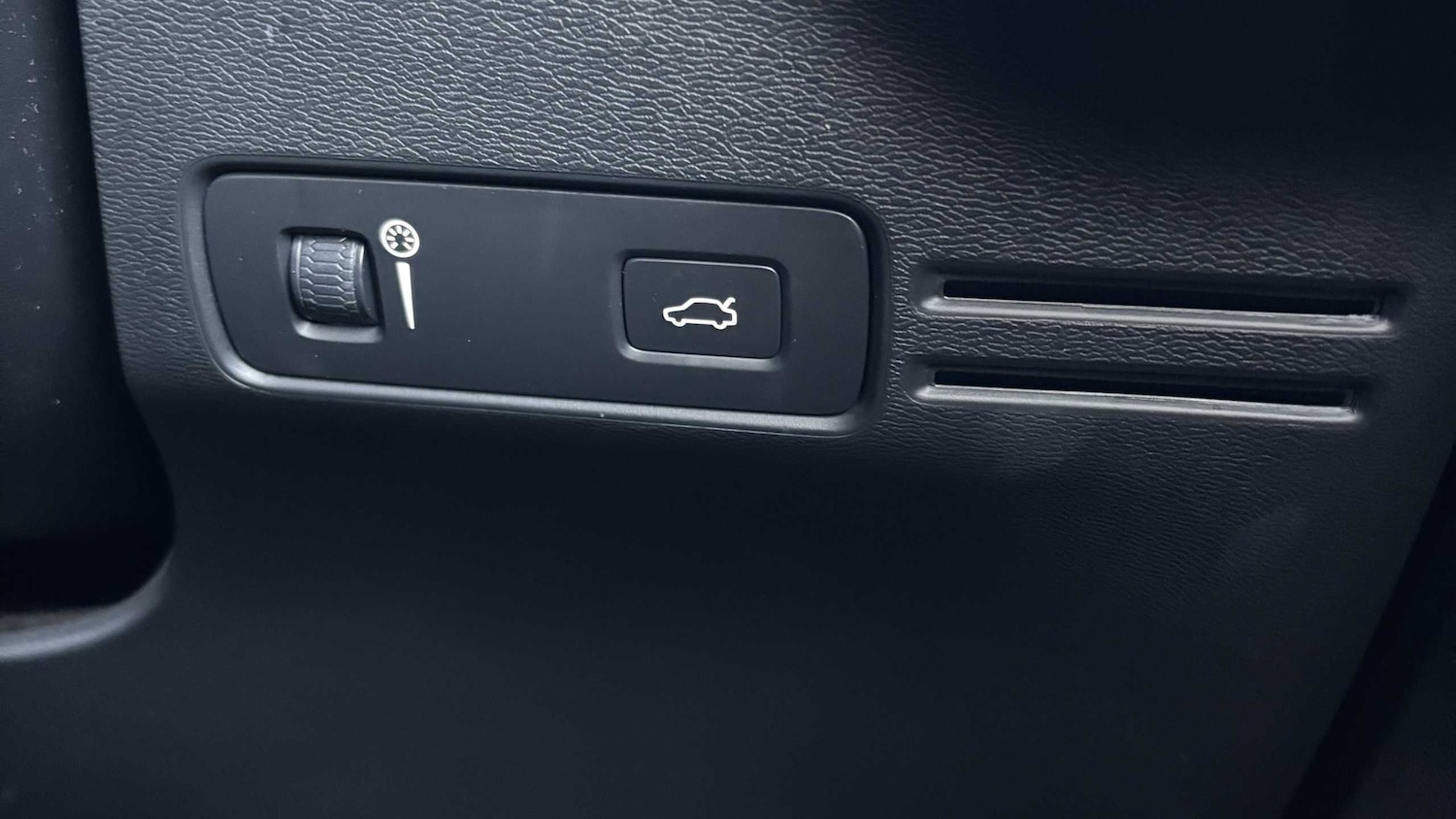 Used Volvo XC40 2019 for sale - 77389811: Photo 19