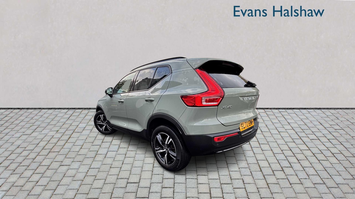 Used Volvo XC40 2022 for sale - 76515662: Photo 2