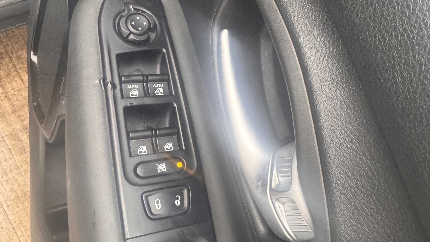 Used Jeep Renegade 2020 for sale - 77389739: Photo 6