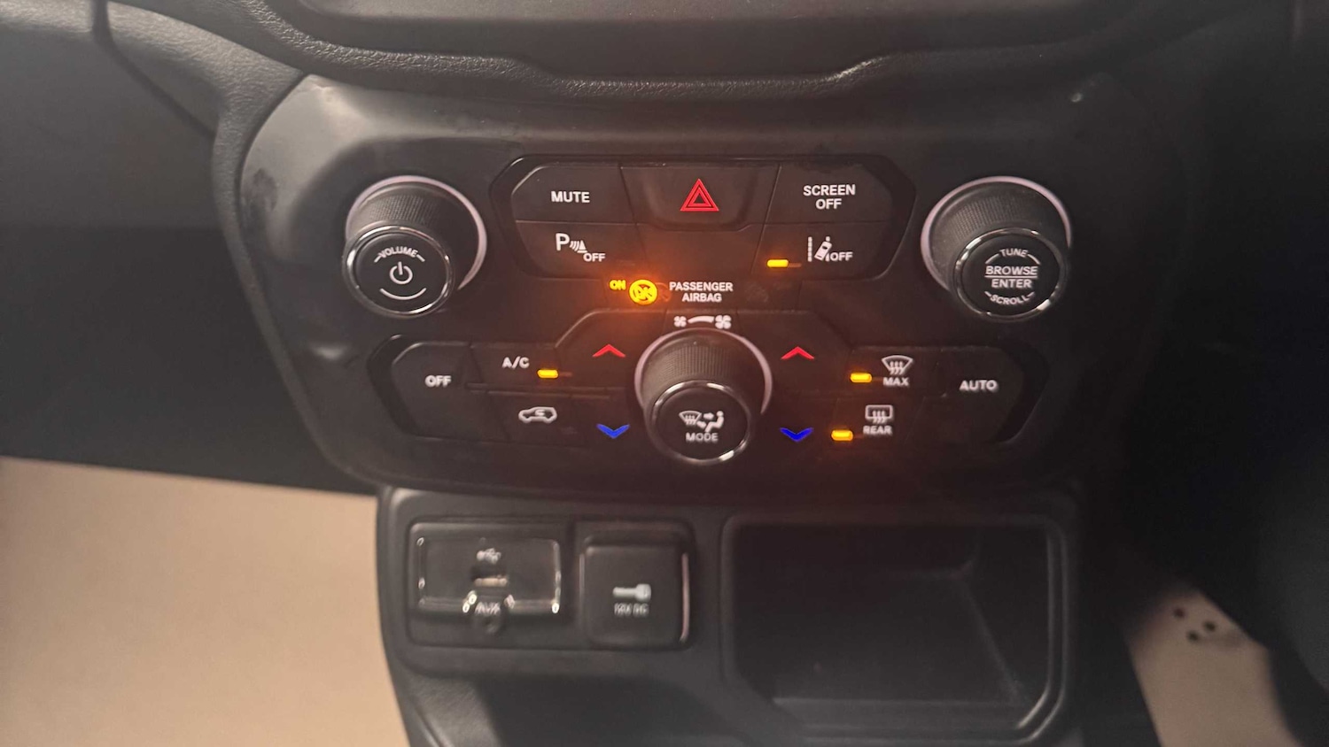 Used Jeep Renegade 2020 for sale - 77389739: Photo 7