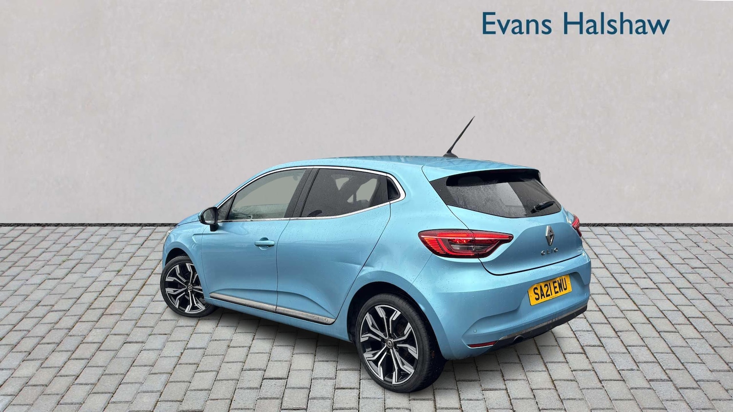 Used Renault Clio 2021 for sale - 76648789: Photo 2