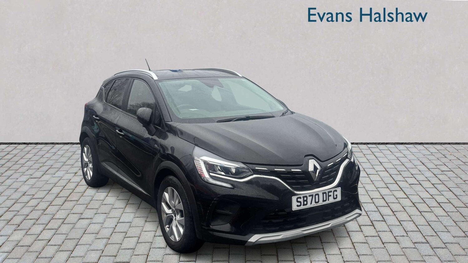 Used Renault Captur for sale - 77686499: Photo 2