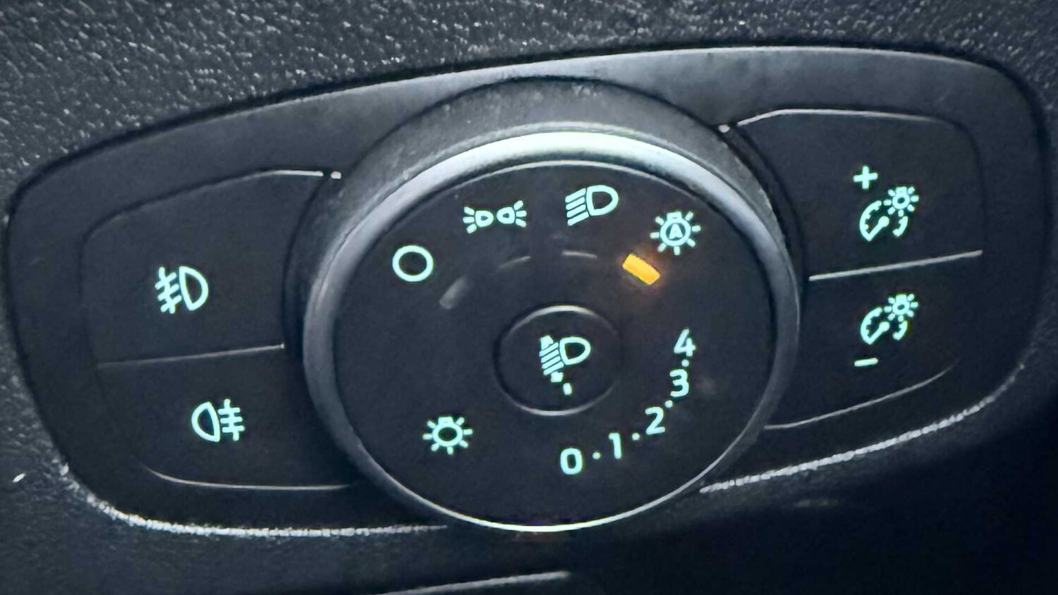 Used Ford Focus 2020 for sale - 76661805: Photo 17