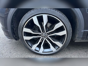 Used Volkswagen T-Roc 2020 for sale - 77674680: Photo