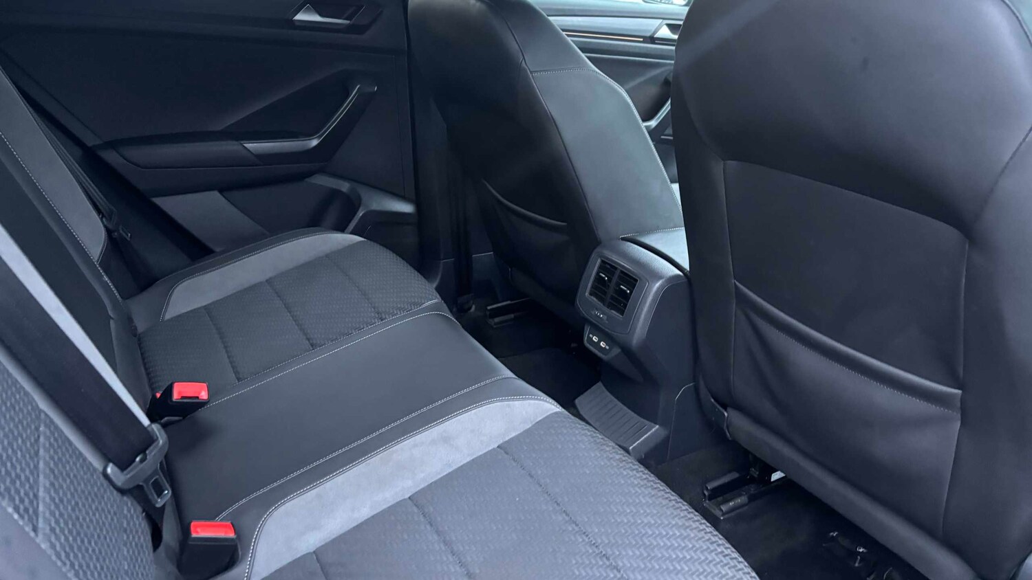 Used Volkswagen T-Roc 2020 for sale - 77674680: Photo 6