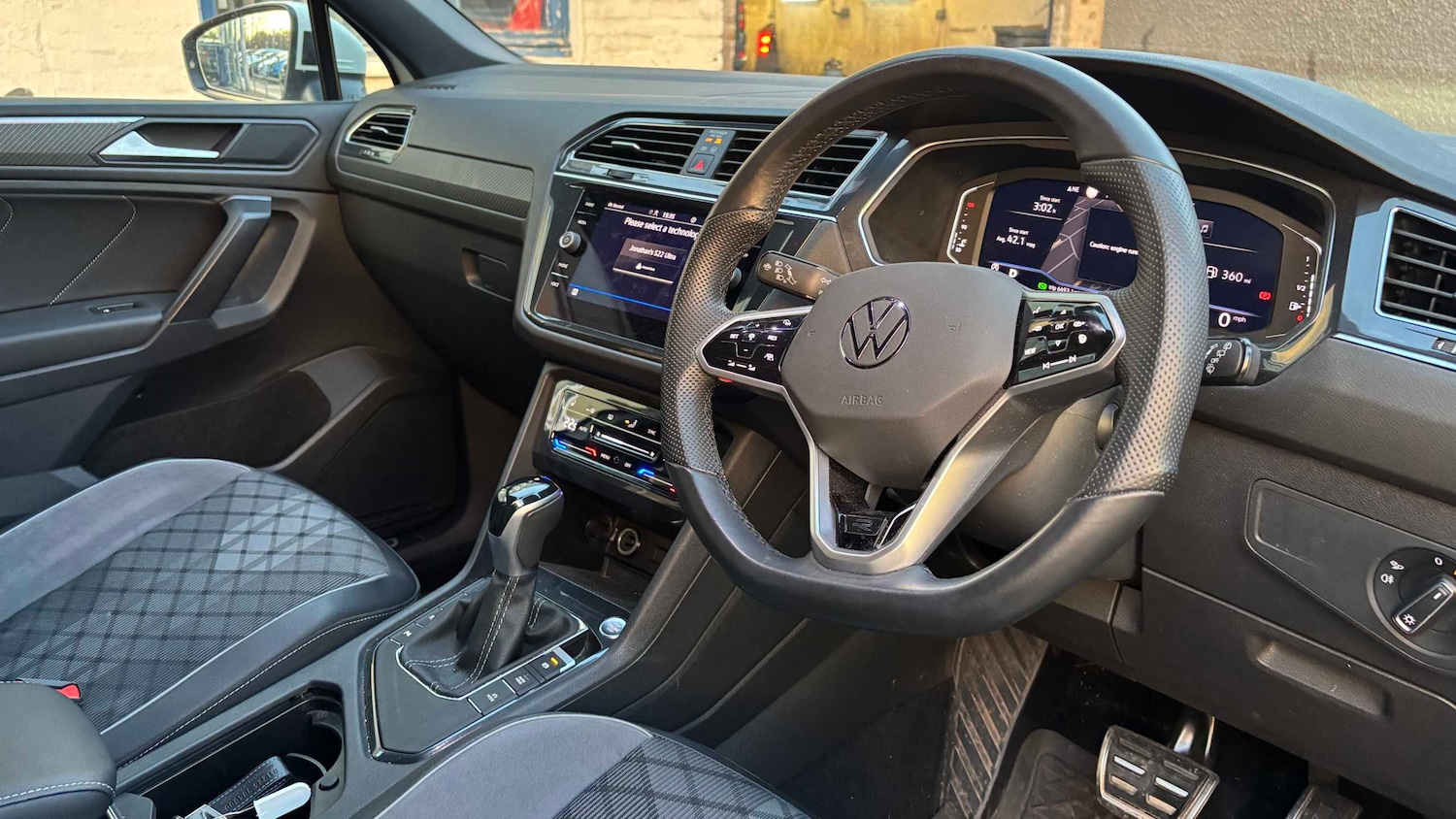 Used Volkswagen Tiguan Allspace 2023 for sale - 76692061: Photo 5