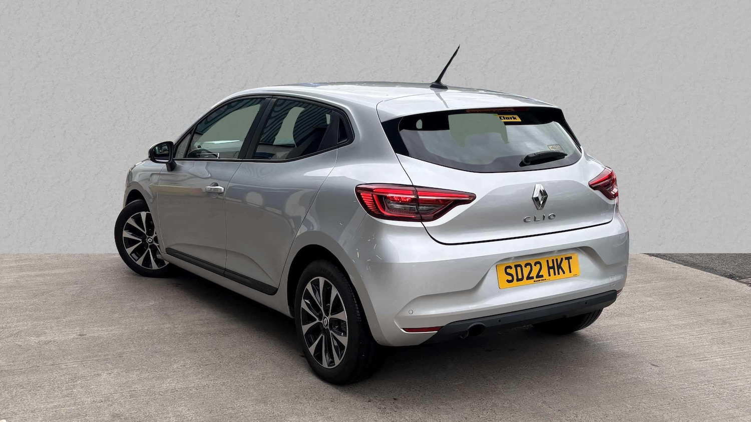 Used Renault Clio 2022 for sale - 76113554: Photo 2