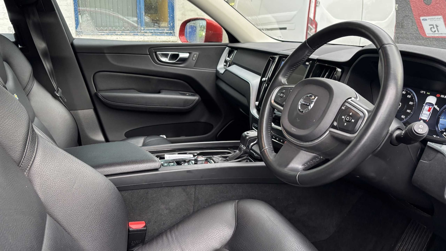 Used Volvo XC60 2018 for sale - 75993986: Photo 11