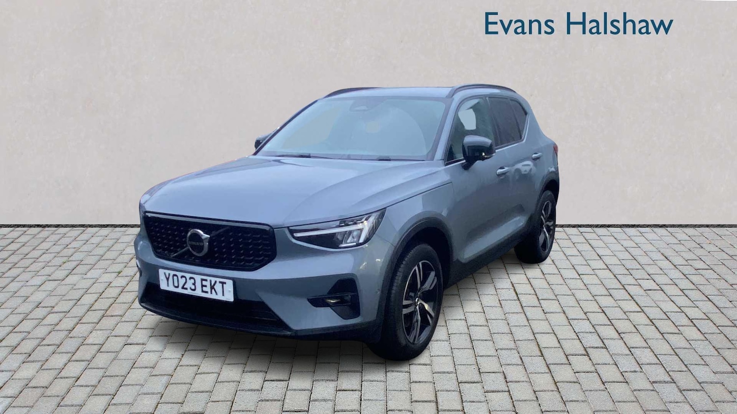 Used Volvo XC40 2023 for sale - 77044207: Photo 2