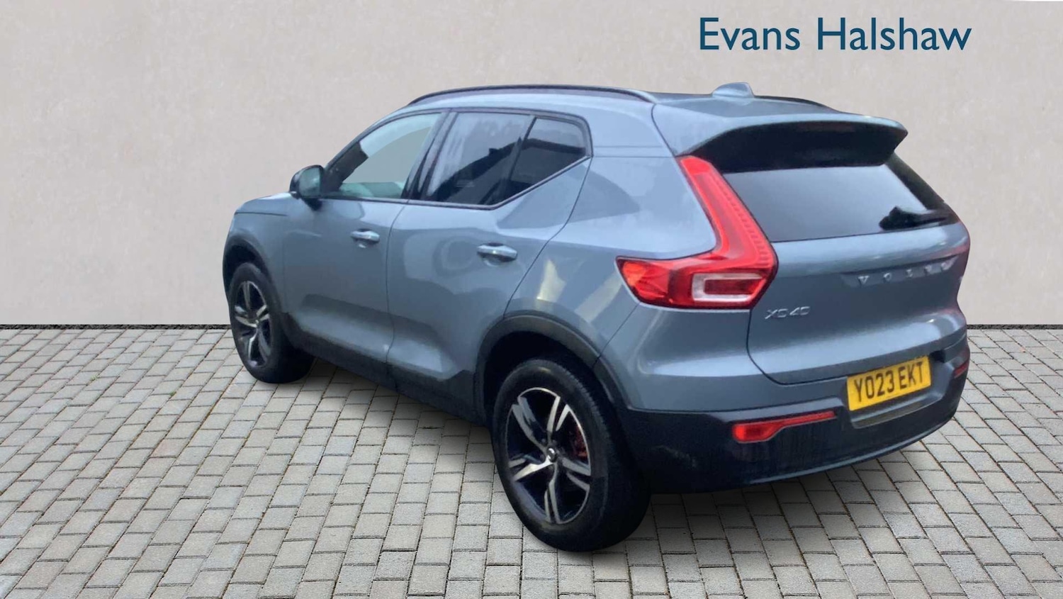 Used Volvo XC40 2023 for sale - 77044207: Photo 3