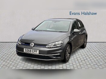 Used Volkswagen Golf 2018 for sale - 77810755: Photo