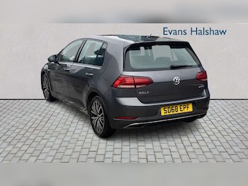 Used Volkswagen Golf 2018 for sale - 77810755: Photo