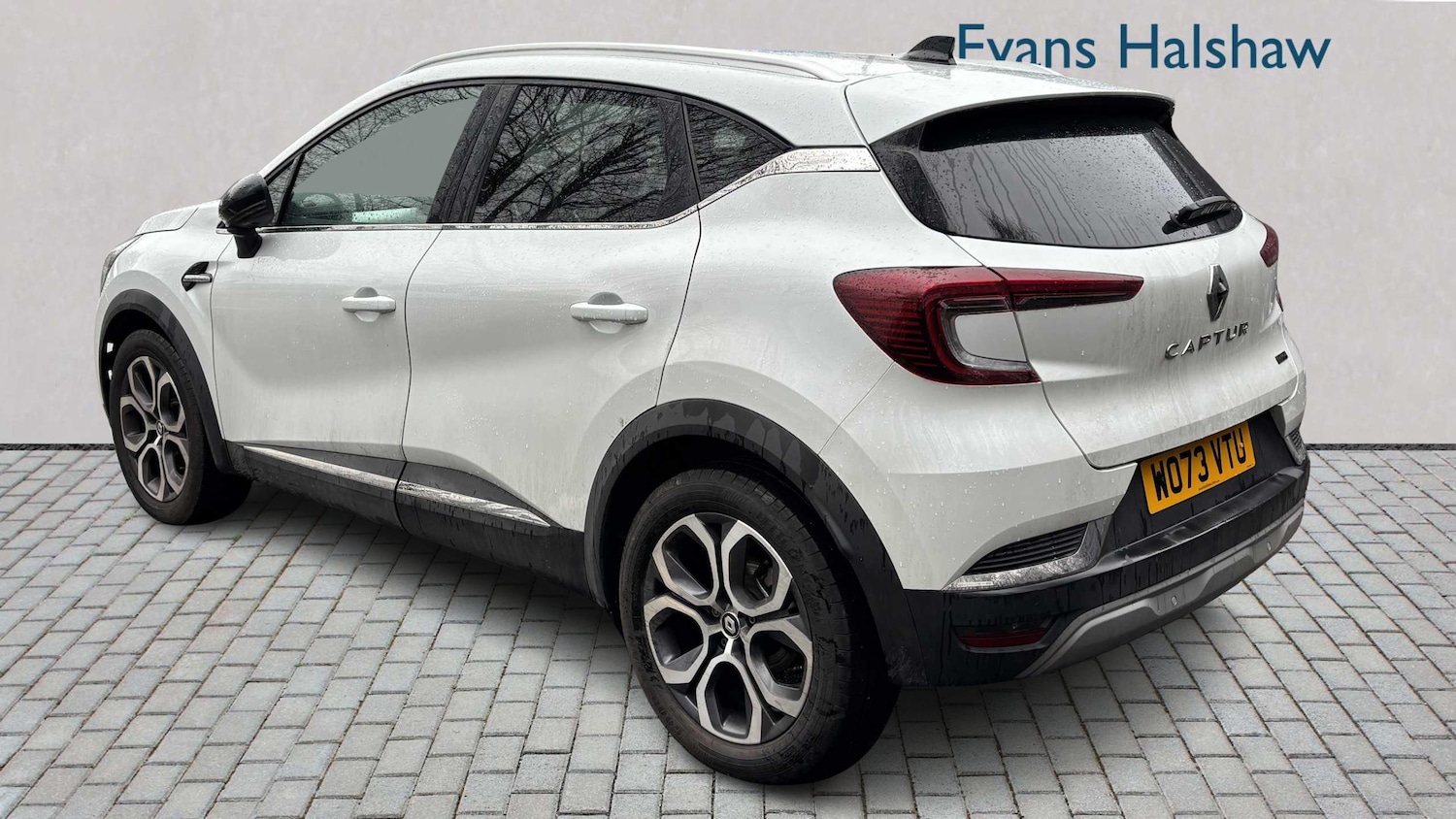 Used Renault Captur 2024 for sale - 77649073: Photo 2