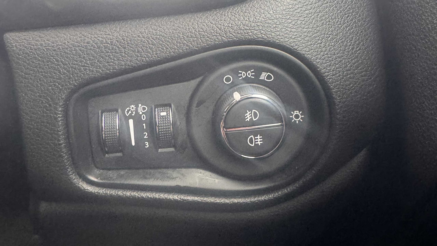 Used Jeep Renegade 2020 for sale - 76329181: Photo 8