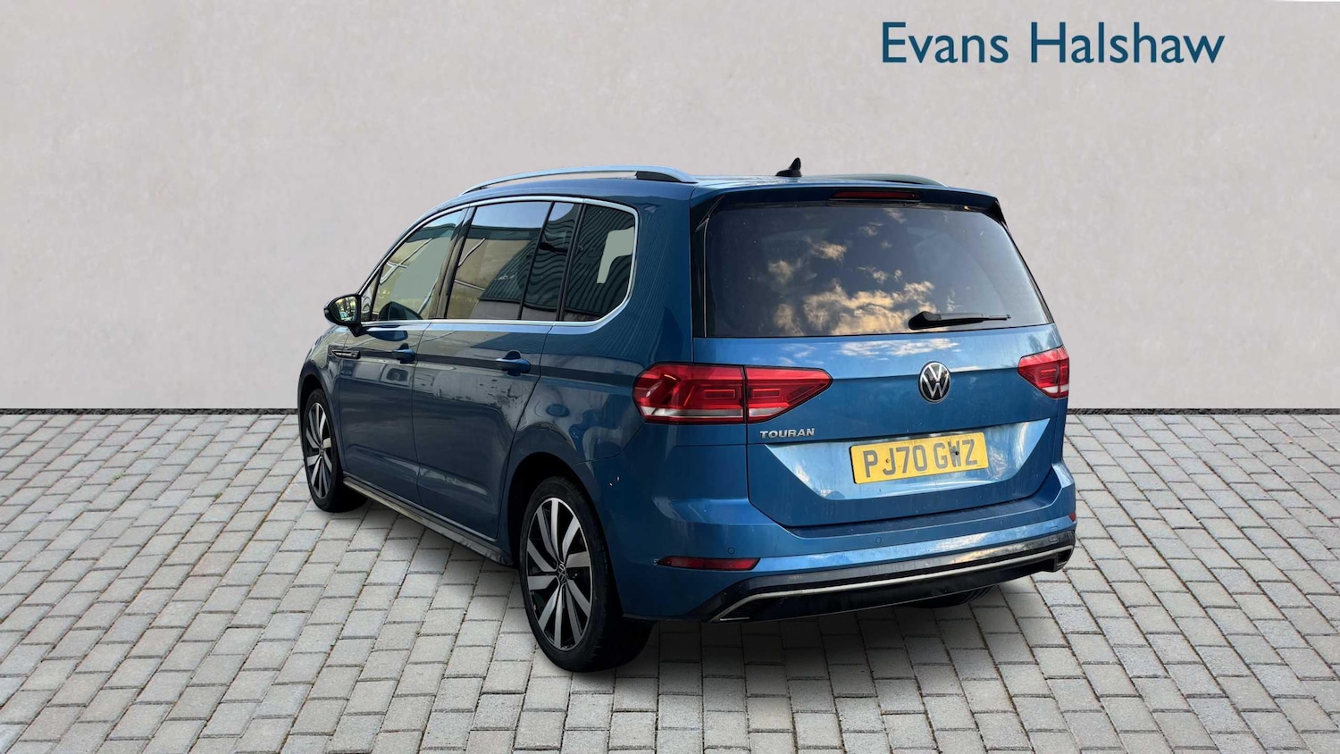 Used Volkswagen Touran for sale - 77257253: Photo 2