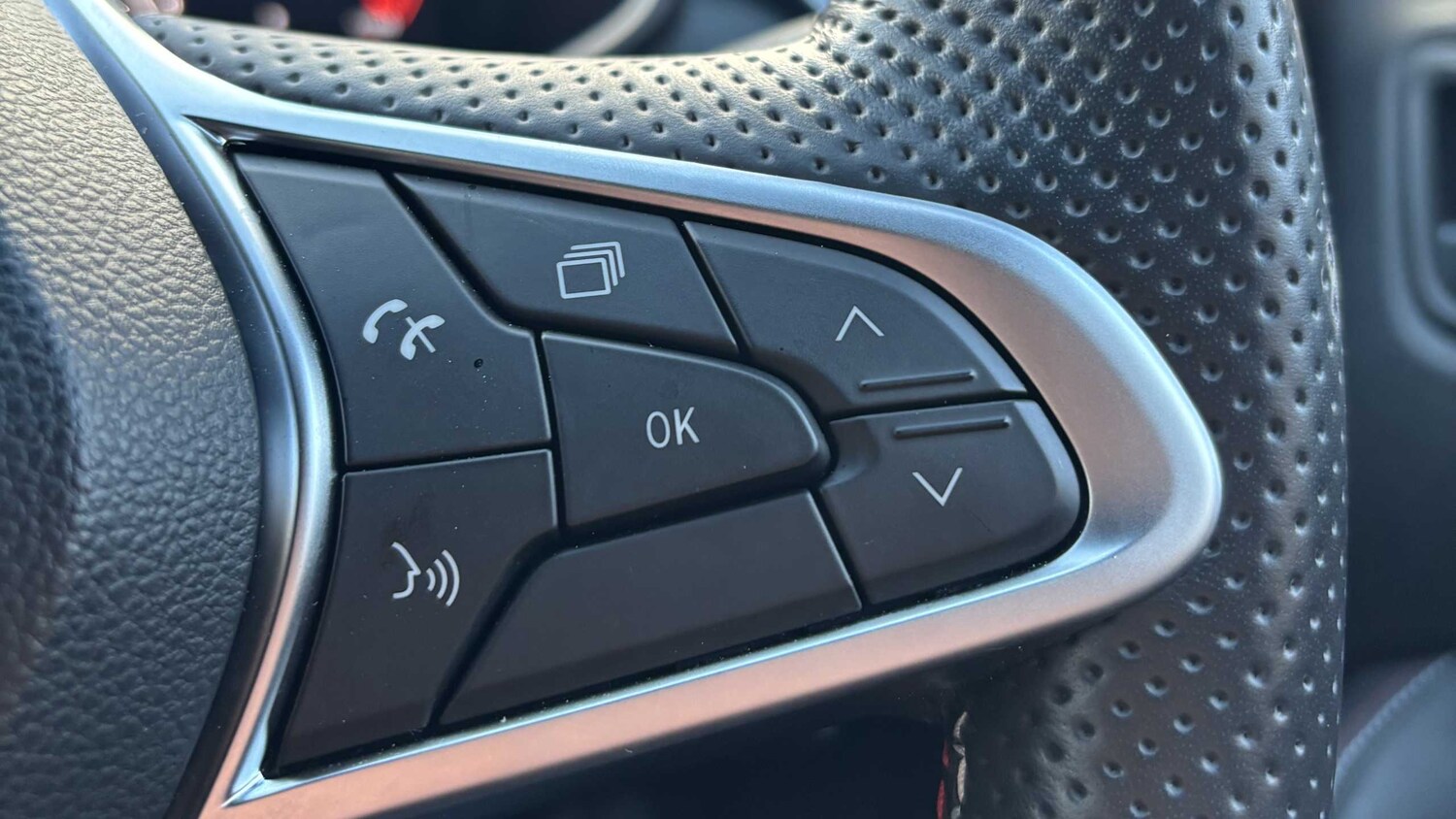 Used Renault Clio 2023 for sale - 76827680: Photo 18