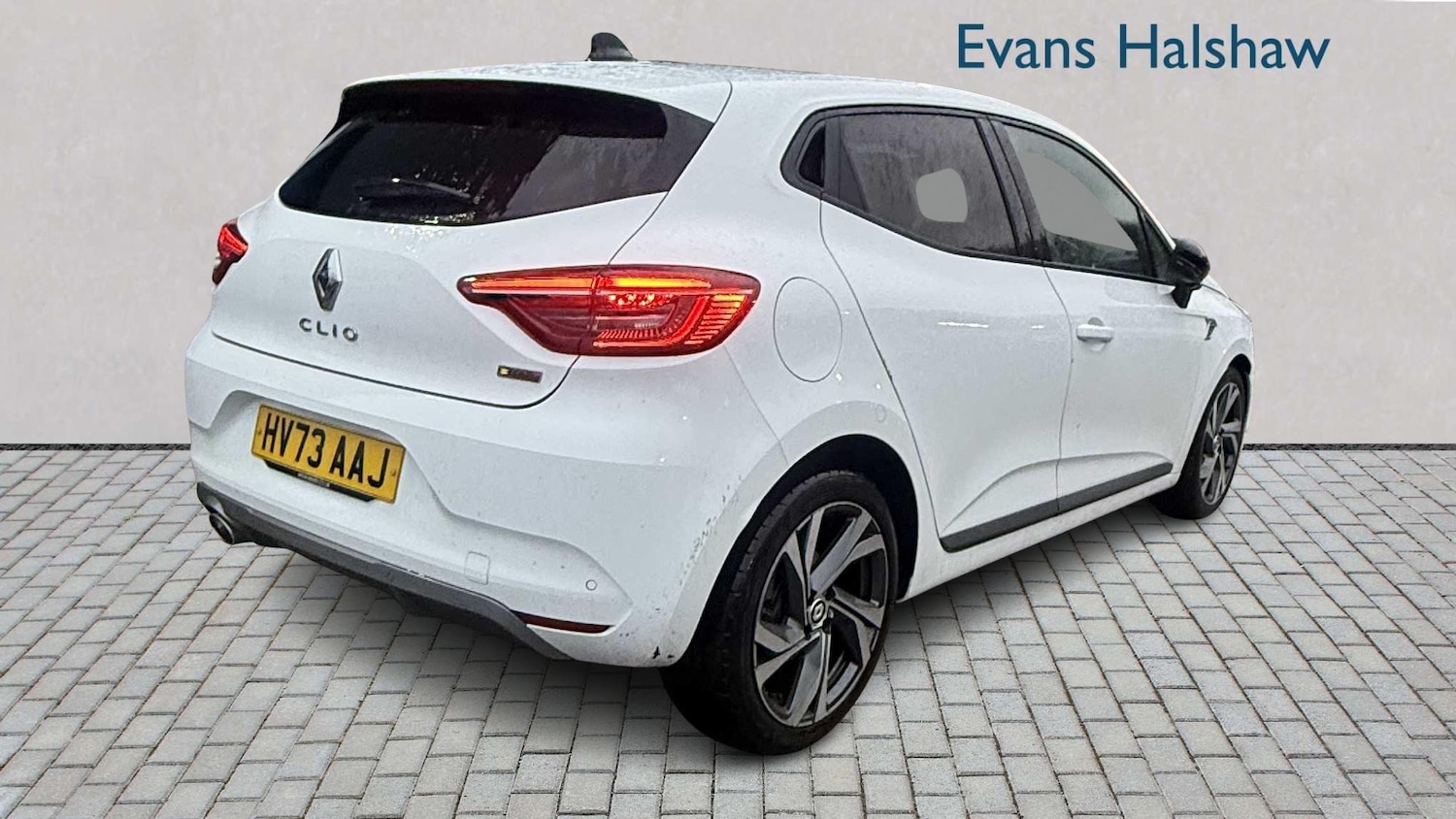 Used Renault Clio 2023 for sale - 76827680: Photo 4